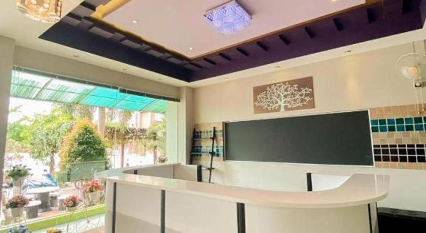 Creston Grand Hotel Suphanburi Exterior foto
