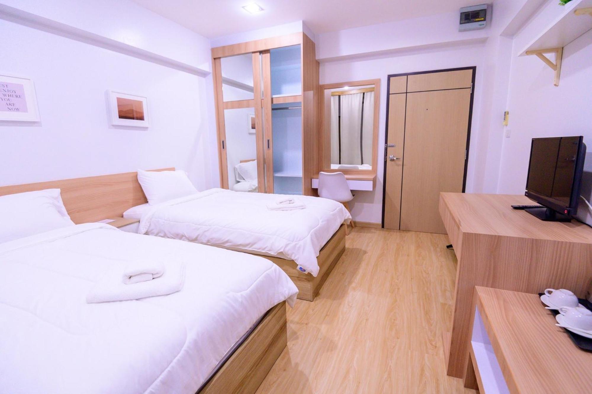 Creston Grand Hotel Suphanburi Exterior foto