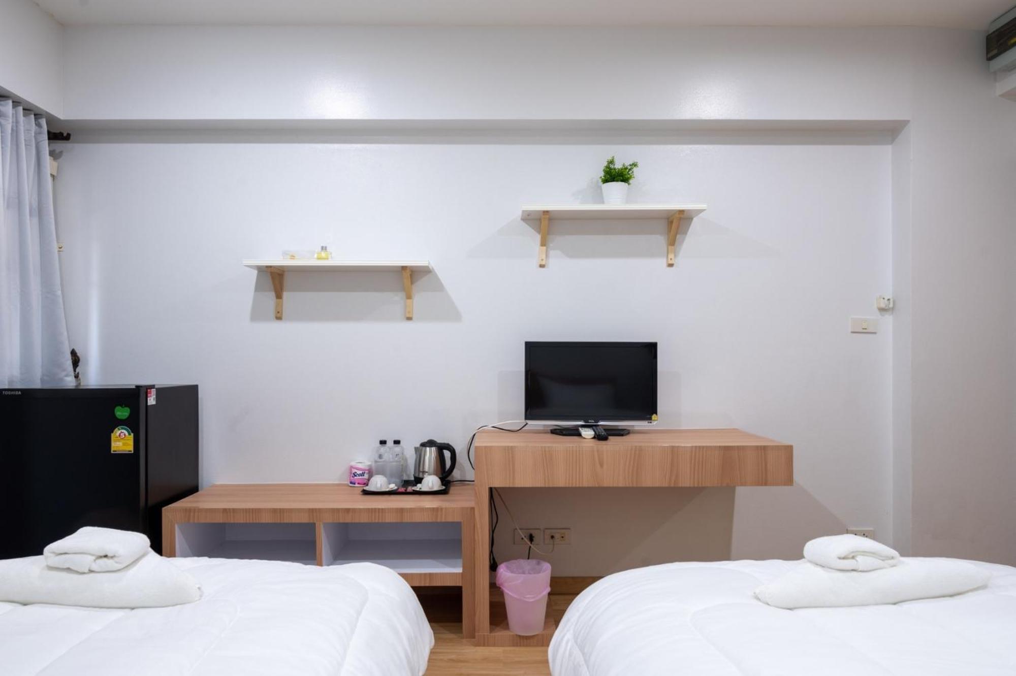 Creston Grand Hotel Suphanburi Exterior foto