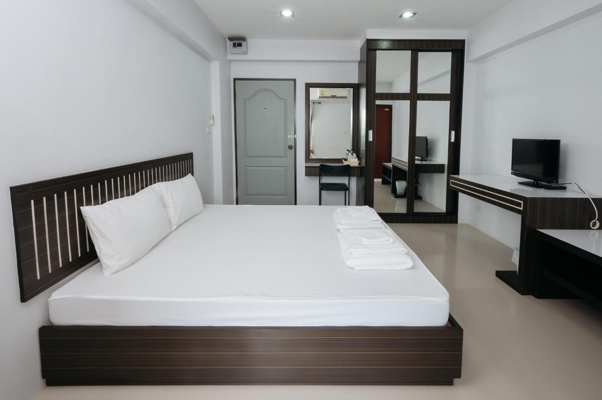 Creston Grand Hotel Suphanburi Exterior foto