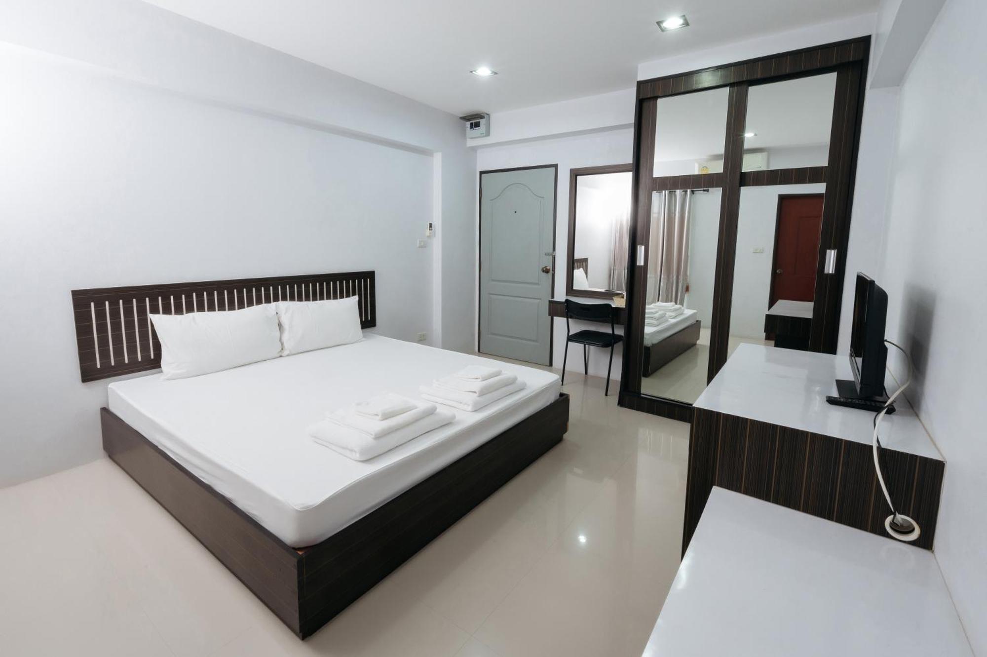 Creston Grand Hotel Suphanburi Exterior foto