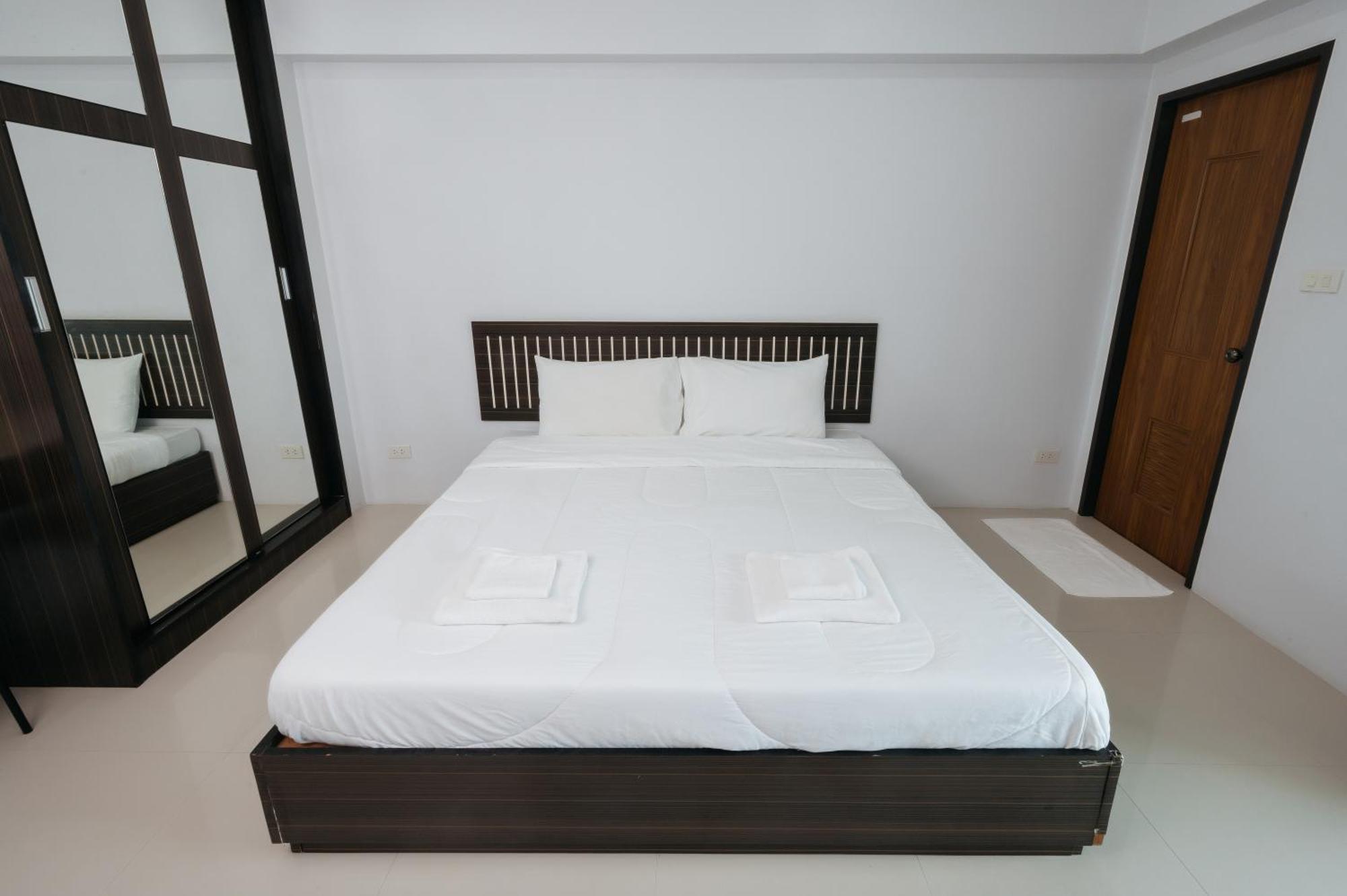 Creston Grand Hotel Suphanburi Exterior foto