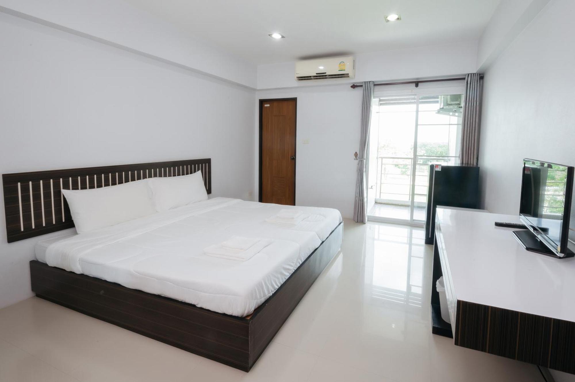 Creston Grand Hotel Suphanburi Exterior foto