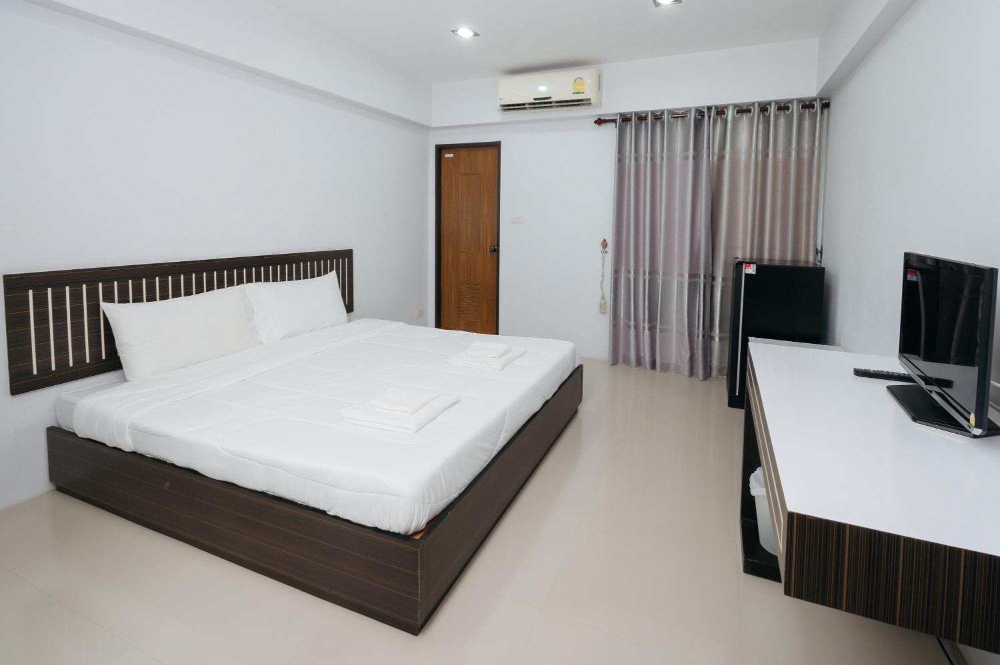 Creston Grand Hotel Suphanburi Exterior foto
