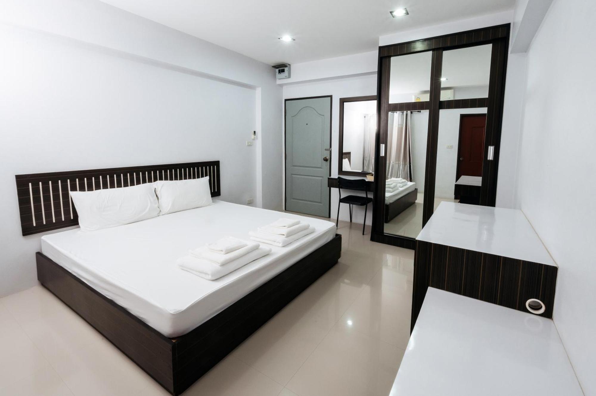 Creston Grand Hotel Suphanburi Exterior foto
